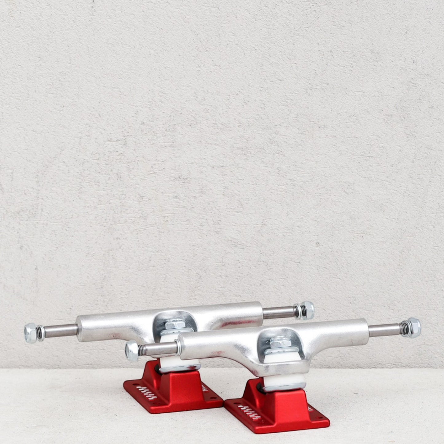 Ace Classic High Trucks Polished/Red 33 (8.0")